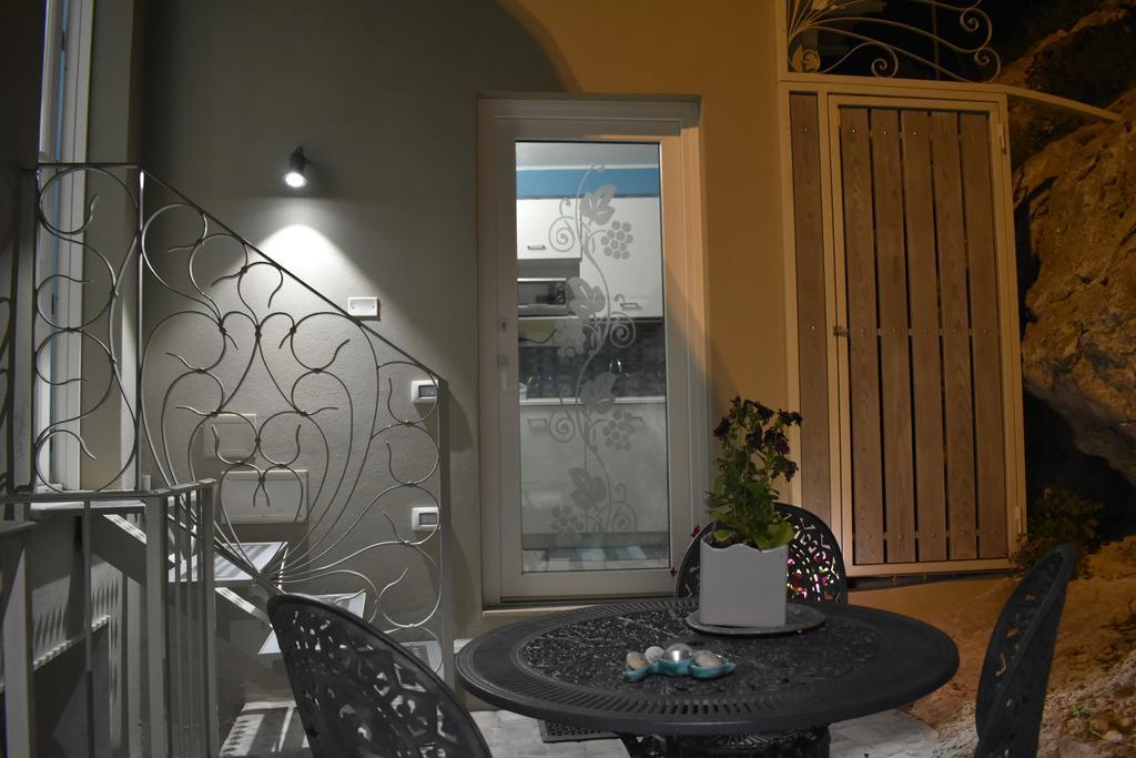 Il Villino Hotel กาญารี ภายนอก รูปภาพ